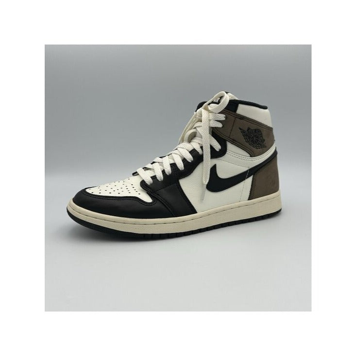 Nike Air Jordan 1 Retro Men’s Size 9 US White High Sneakers 555088-105, image 1 of 12