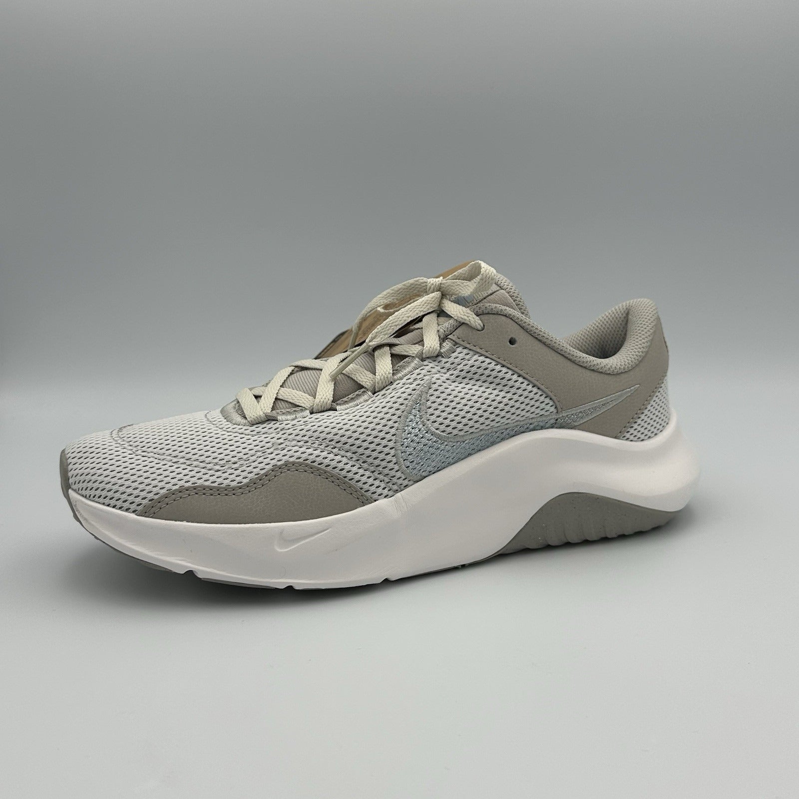 Nike Legend Essential 3 NN Women’s Size 9 US Gray Mesh Workout Shoes DM1119 008